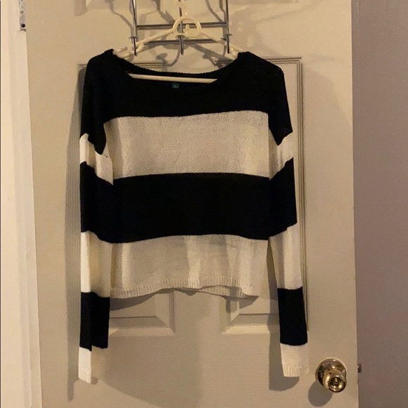 Sweater - Picture 1 of 2